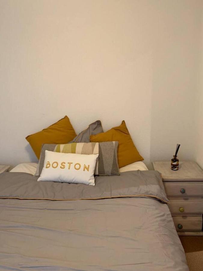 Charming 2-Bed Apartment In Arlesheim 15 Min Basel Extérieur photo